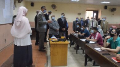 Photo of رئيس جامعة بنها يتفقد الدراسة بهندسة شبرا