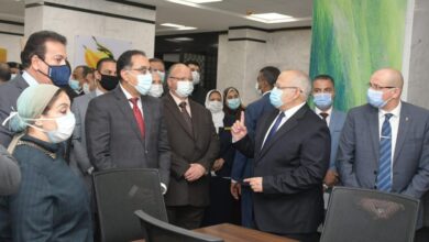 Photo of رئيس مجلس الوزراء يتفقد معهد الأورام ومستشفى طواريء جامعة القاهرة بصبحة وزير التعليم العالي ورئيس جامعة القاهرة