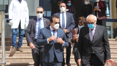 Photo of وزير التعليم العالي يتابع التزام الجامعات الخاصة بتطبيق الإجراءات الاحترازية