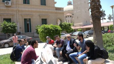 Photo of د. الخشت يلتقي بطلاب الجامعة في حوار أبوي خلال تفقده الحرم الجامعي
