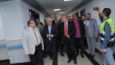 Photo of وزير التعليم العالي ورئيس جامعة السويس يتفقدان عددًا من المنشآت الجديدة بالجامعة