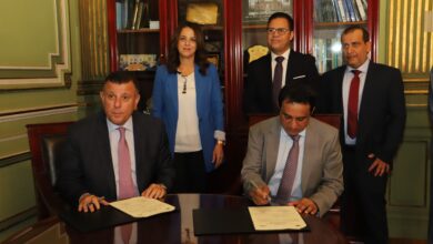 Photo of توقيع مذكرة تفاهم بين كلية الإعلام جامعة عين شمس وكلية البريمي الجامعية بسلطنة عمان