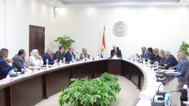 Photo of وزير التعليم العالي يعقد اجتماعًا مع رؤساء الجامعات التكنولوجية لمتابعة انتظام سير العملية التعليمية بها خلال العام الدراسي الجديد 