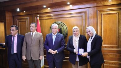 Photo of وزير التعليم العالي يكرم طلاب جامعة عين شمس الفائزين بالمركز الأول في مسابقة كأس العالم “إناكتس