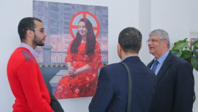 Photo of بمشاركة ٣٠ فنانا: افتتاح المعرض الأول للفنون البصرية في الجامعة المصرية اليابانية