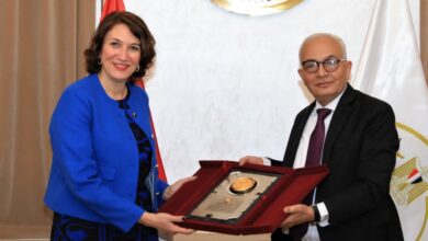 Photo of وزير التربية والتعليم يبحث مع رئيس المجلس التنفيذي لليونسكو مجالات التعاون المشتركة لتطوير التعليم قبل الجامعي