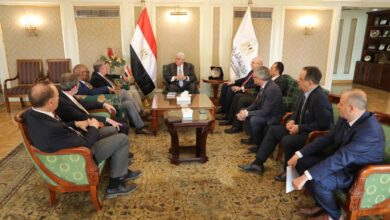 Photo of وزير التعليم العالي يعقد اجتماعًا مع وفد جامعة أريزونا الأمريكية