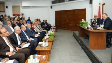Photo of وزير التربية والتعليم يعقد اجتماعاً مع مسئولي هيئة الأبنية التعليمية لاستعراض جهود تنفيذ خطة صيانة المباني المدرسية وجاهزية المدارس استعداداً للعام الدراسي الجديد 