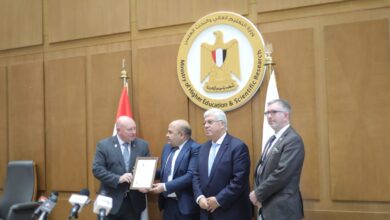 Photo of وزير التعليم العالي يشهد تحالف طب الاسنان بجامعة الدلتا  مع الكليه الملكيه للجراحين بالمملكه المتحده