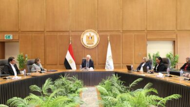 Photo of وزير التعليم العالي يبحث التعاون مع وفد خبراء الناشر الدولي “Springer Nature” لدعم النشر الدولي للمجلات المصرية