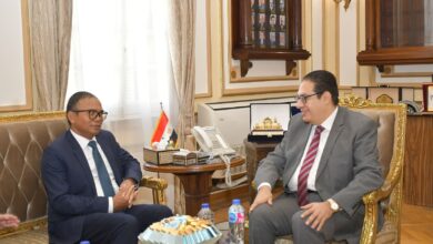 Photo of رئيس جامعة القاهرة يستقبل سفير مملكة كمبوديا لبحث سبل التعاون المشترك فى المجالات البحثية والأكاديمية