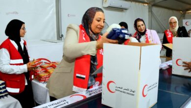 Photo of وفد برئاسة نائب رئيس جامعة عين شمس يزور جمعية الهلال الأحمر المصرى ويشارك فى توزيع الاغذيه “من اجل الانسانيه “