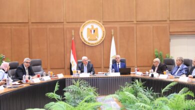 Photo of عاشور يعلن جاهزية الجامعات الاهليه الجديده لتنسيق الناجحين فى الثانويه وبدء الدراسه