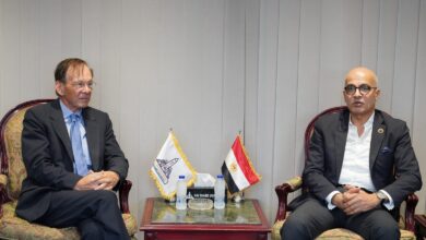 Photo of رئيس جامعة عين شمس يستقبل وفدًا من جامعة تكساس الأمريكية لبحث التعاون المشترك