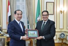 Photo of رئيس جامعة القاهرة يستقبل رئيس جامعة بكين لبحث تعزيز التعاون المشترك بين الجامعتين