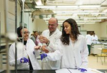 Photo of الجامعة الأمريكية بالقاهرة تطلق الدبلومة المهنية المتقدمة لريادة الأعمال في مجال صناعة مستحضرات التجميل