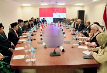 Photo of وزير التربية والتعليم يبحث مع نظيره الإندونيسي سبل تعزيز التعاون وتبادل الخبرات في مجال التعليم 