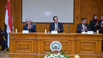 Photo of رئيس جامعة القاهرة يشهد احتفالية نادى أعضاء هيئة التدريس لتكريم أبناء الأعضاء المتفوقين في مختلف المراحل الدراسية