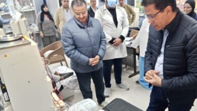 Photo of فى جولة مفاجئة : رئيس جامعة بنها يحيل إثنين من الأطباء بالمستشفى الجامعى للتحقيق ويقرر صرف مكافأة لأطقم التمريض