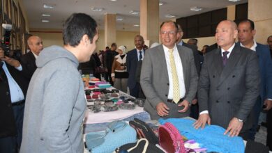 Photo of محافظ القاهرة ورئيس جامعة العاصمة يفتتحان معرض السلع الغذائية والمنتجات لتخفيف الأعباء عن المواطنين 