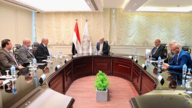 Photo of وزير التربية والتعليم يبحث مع الرئيس التنفيذي لمجموعة العربي تعزيز الشراكة في تطوير التعليم الفني