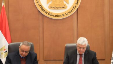 Photo of وزير التعليم العالي ومدير مكتبة الإسكندرية يوقعان بروتوكول تعاون لافتتاح سفارة المعرفة بمكتب مصر للعلاقات الثقافية والتعليمية ببرلين