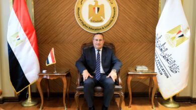 Photo of الدكتور عبد العزيز قنصوه عقب أدائه لليمين الدستورية: السيد الرئيس يولي اهتمامًا كبيرًا بمنظومة التعليم العالي والبحث العلمي .. وسنواصل البناء على ما تحقق من إنجازات