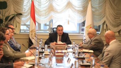 Photo of قنصوه يبحث مع وفد جامعة رووان الامريكيه انشاء فرع للجامعه فى مصر