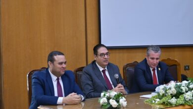 Photo of جامعة القاهرة تطلق برنامجًا موسعًا لتأهيل القيادات والكوادر الإدارية وتختتم دورة تطوير القدرات بمشاركة 53 من مديري العموم وأمناء الكليات