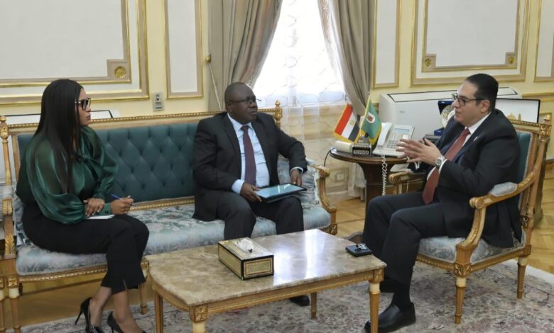 Photo of رئيس جامعة القاهرة يستقبل سفير زامبيا لبحث تعزيز علاقات التعاون الثنائي في المجالات التعليمية والبحثية والثقافية