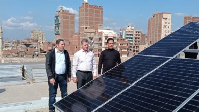 Photo of رئيس جامعة بنها يتفقد تنفيذ محطة للطاقة الشمسية الكهروضوئية بمبنى إدارة الجامعة