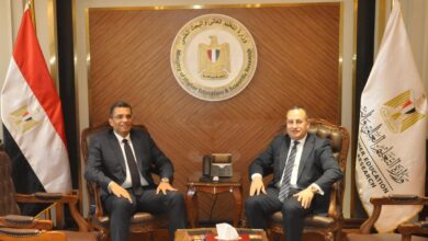 Photo of وزير التعليم العالي ومحافظ البحر الأحمر يبحثان تعزيز التعاون بين الجامعات والمحافظة في المجالات الصحية والتنموية