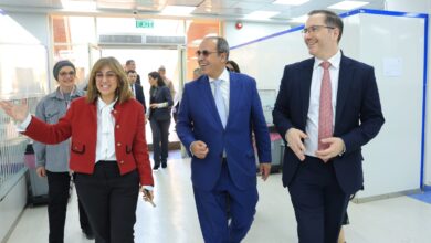 Photo of السفير البريطاني يزور الجامعة البريطانية ويشيد بالمستوى الأكاديمي والإنشائي المتميز بها