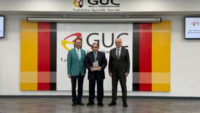 Photo of “منصور” و”حجازى” يكرمان “مشعل”بالجامعه الالمانيه بالقاهرة