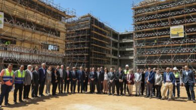 Photo of وزير التعليم العالي يتفقد أعمال الحرم الجديد للجامعة الأهلية الفرنسية بمدينة الشروق