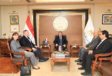 Photo of وزير التعليم العالي يبحث مع نائب رئيس جامعة إيست لندن إنشاء فرع للجامعة في مصر