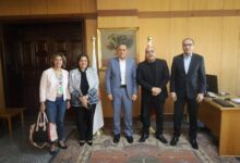 Photo of كلية الإعلام بجامعة ٦ أكتوبر تناقش مشروعات تخرج الطلاب بحضور كبار الإعلاميين والخبراء
