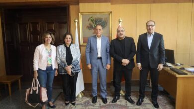 Photo of كلية الإعلام بجامعة ٦ أكتوبر تناقش مشروعات تخرج الطلاب بحضور كبار الإعلاميين والخبراء