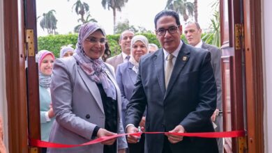 Photo of جامعة القاهرة تواصل تطوير بنيتها التعليمية .. ورئيس الجامعة يفتتح مدرج «والي» بكلية العلوم بعد تطويره الشامل