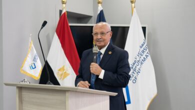 Photo of الدكتور أحمد حمد القائم بأعمال رئيس جامعة مصر للمعلوماتية: مصر تمتلك بنية قوية للاتصالات وتكنولوجيا المعلومات تؤهلها لتكون المركز الإقليمي للصادرات الرقمية