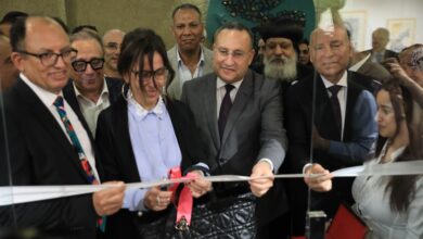 Photo of وزيرا التعليم العالي والثقافة ومحافظ القاهرة يفتتحون معرض “خبايا الروح” للدكتور السيد قنديل