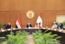 Photo of “قنصوه” فى اجتماع الاعلى للجامعات :- ⁠الإسراع بإجراءات تدويل الجامعات المصرية وتصدير التعليم العالي للخارج  – ⁠متابعة تعزيز الشراكات بين المجتمع الأكاديمي ومجتمع الصناعة⁠  – ⁠مراعاة احتياجات سوق العمل في تحديث لوائح البرامج الأكاديمية  – ⁠لجنة لمتابعة تنفيذ مشروع ميكنة نظام إدارة الموارد المؤسسية بالجامعات  – متابعة انتظام سير امتحانات نهاية الفصل الدراسي الثاني بالجامعات والمعاهد  – رفع درجة الاستعداد بالمستشفيات الجامعية خلال أجازة عيد الأضحى المبارك
