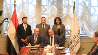 Photo of وزير التعليم العالي يشهد توقيع شراكة دولية لإطلاق الجامعه البريطانيه أول ماجستير للإدارة الرياضية بالتعاون مع الاتحاد الدولي للرياضة الجامعية في إفريقيا والوطن العربي