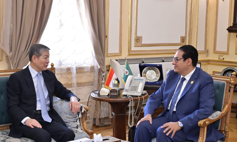 Photo of رئيس جامعة القاهرة يبحث مع السفير الصيني بالقاهرة سبل تعزيز الشراكات الأكاديمية والبحثية مع المؤسسات التعليمية الصينية