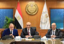 Photo of وزير التربية والتعليم يتابع انتظام أول أيام امتحانات الثانوية العامة من غرفة العمليات المركزية بالوزارة