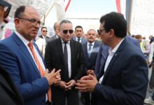 Photo of وزير التعليم العالي ورئيس جامعة العاصمة يفتتحان ويتفقدان عددًا من المشروعات التعليمية والطبية بجامعة العاصمة