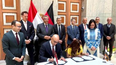 Photo of وزير التربية والتعليم يوقع في برلين بروتوكول تعاون مع مؤسسة ساويرس للتنمية الاجتماعية لإنشاء وتشغيل 10 مدارس مصرية ألمانية للتكنولوجيا التطبيقية في مجالات الفندقة والإنشاءات