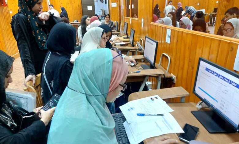 Photo of «احذروا السماسرة».. التعليم العالي تحذر من دفع أموال مقابل ضمان القبول بالجامعات الخاصة والأهلية