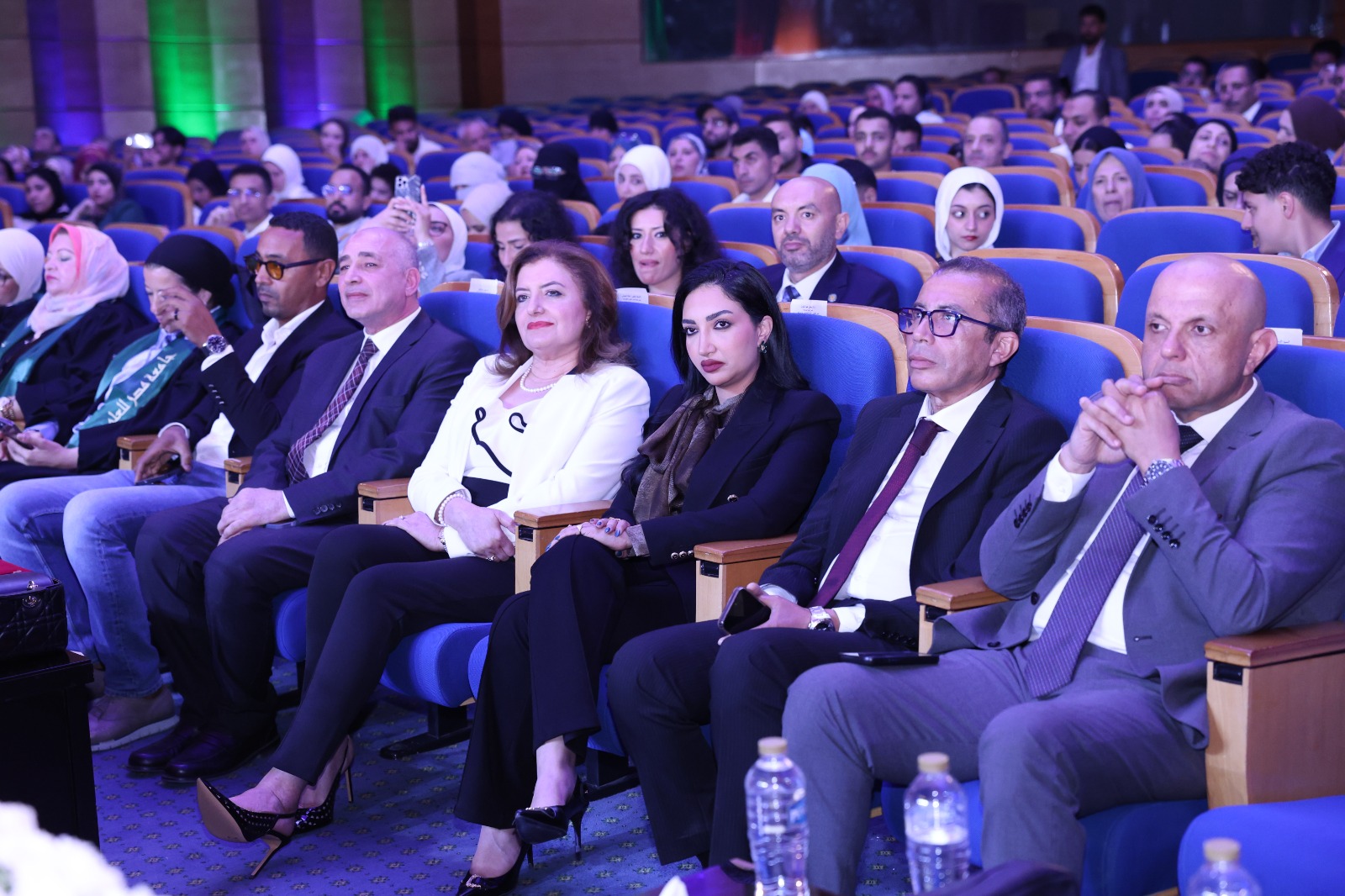 وسط
