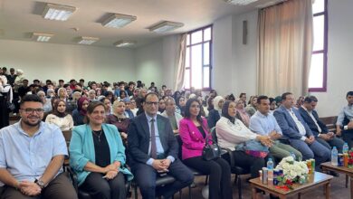 Photo of بالصور :خبراء الإعلام يشاركون طلاب إعلام ٦ أكتوبر احتفالهم ببدء العام الدراسي الجديد